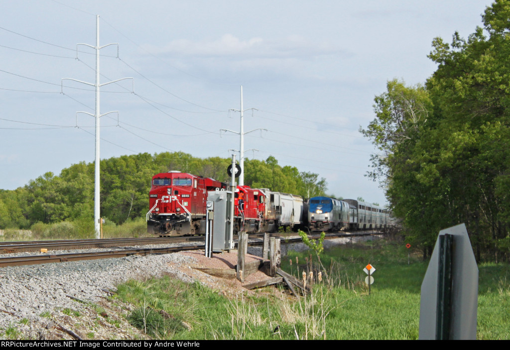 No. 7 zips up alongside a freshly recrewed 281